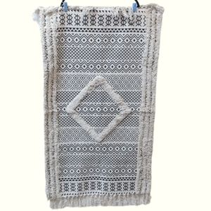 2 Geometric Patterned Gray and White Rug
